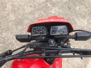 Yamaha DT125 1980 Red