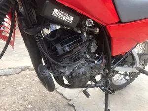 Yamaha DT125 1980 Red