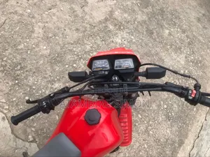 Yamaha DT125 1980 Red