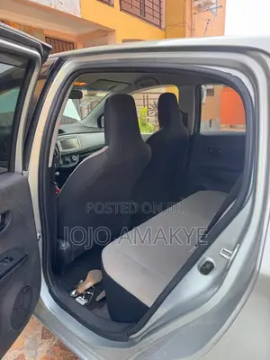 Toyota Vitz 1.3 AWD 3dr 2012 Gray