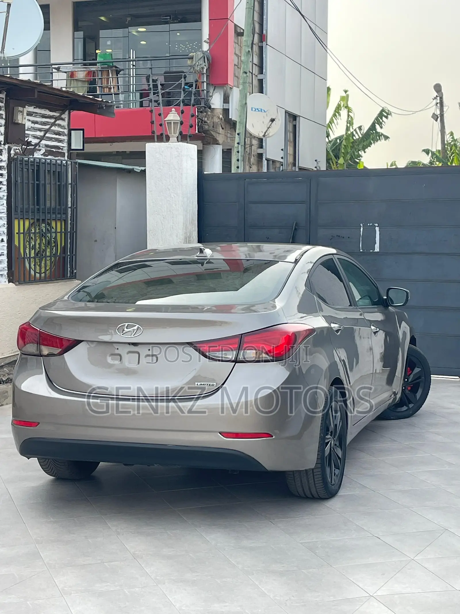 Hyundai Elantra Limited 4dr Sedan (1.8L 4cyl 6A) 2014 Gray