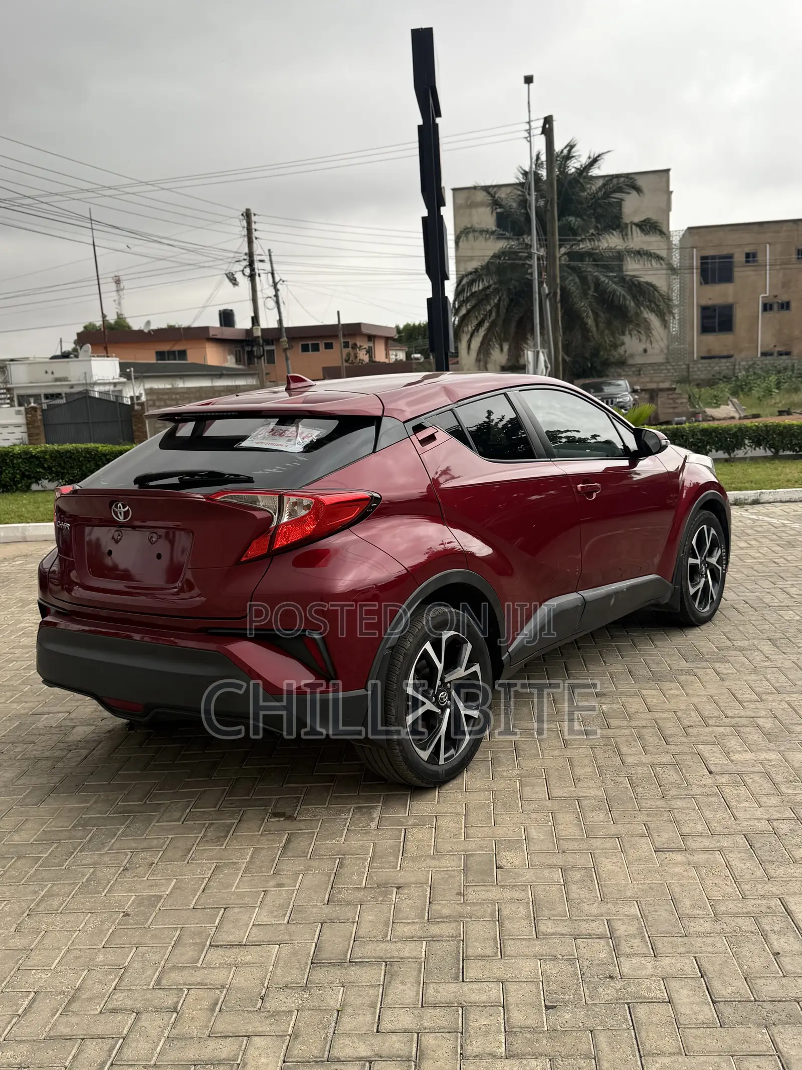 Toyota C-HR XLE FWD Sport Utility (2.0L 4cyl 2AM) 2018 Red