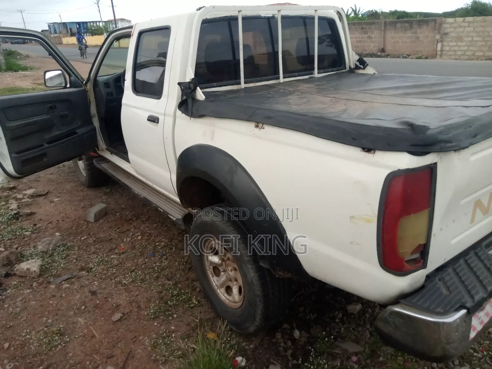 Nissan Hardbody 2008 White