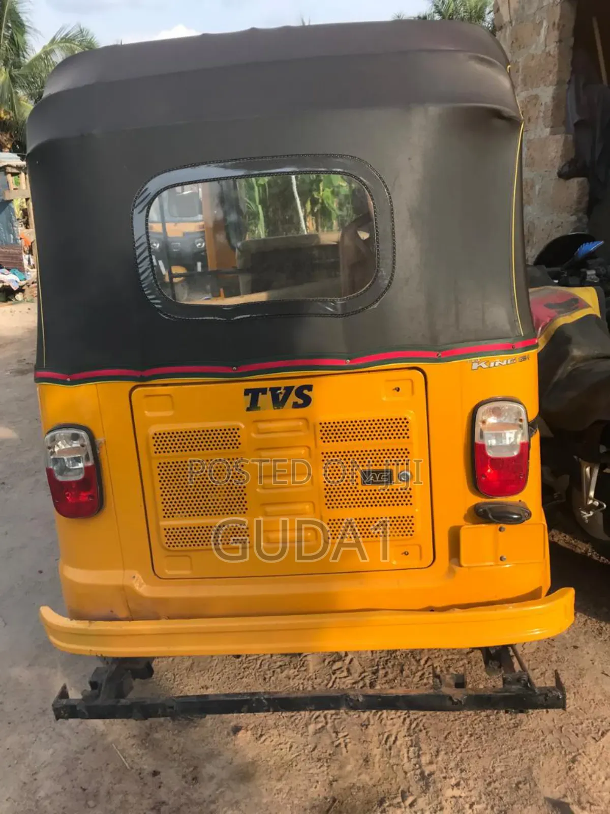 TVS Apache RTR 160 2v Refresh X-connect 2021 Yellow