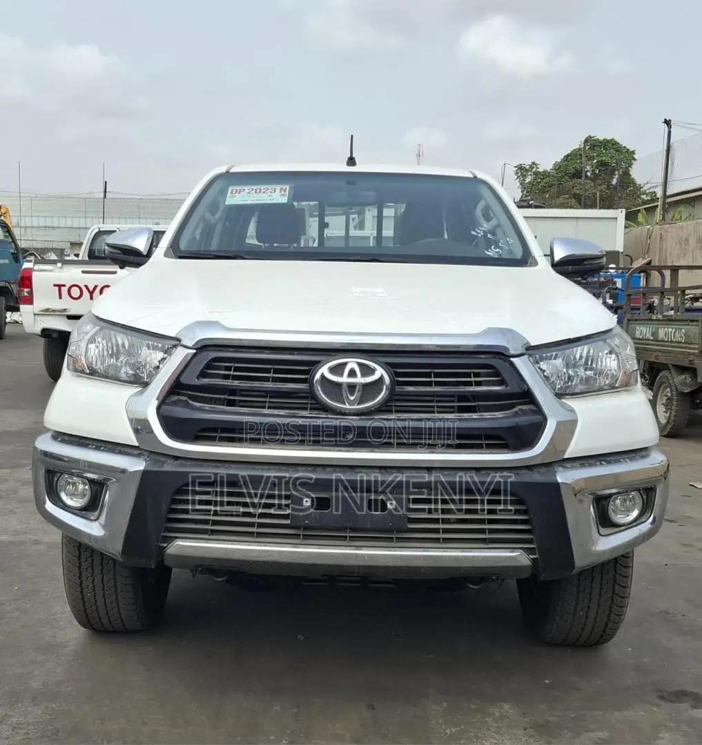 New Toyota Hilux 2025 White