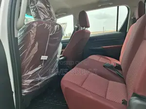 New Toyota Hilux 2025 White