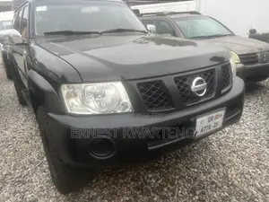 Nissan Patrol 2015 Black