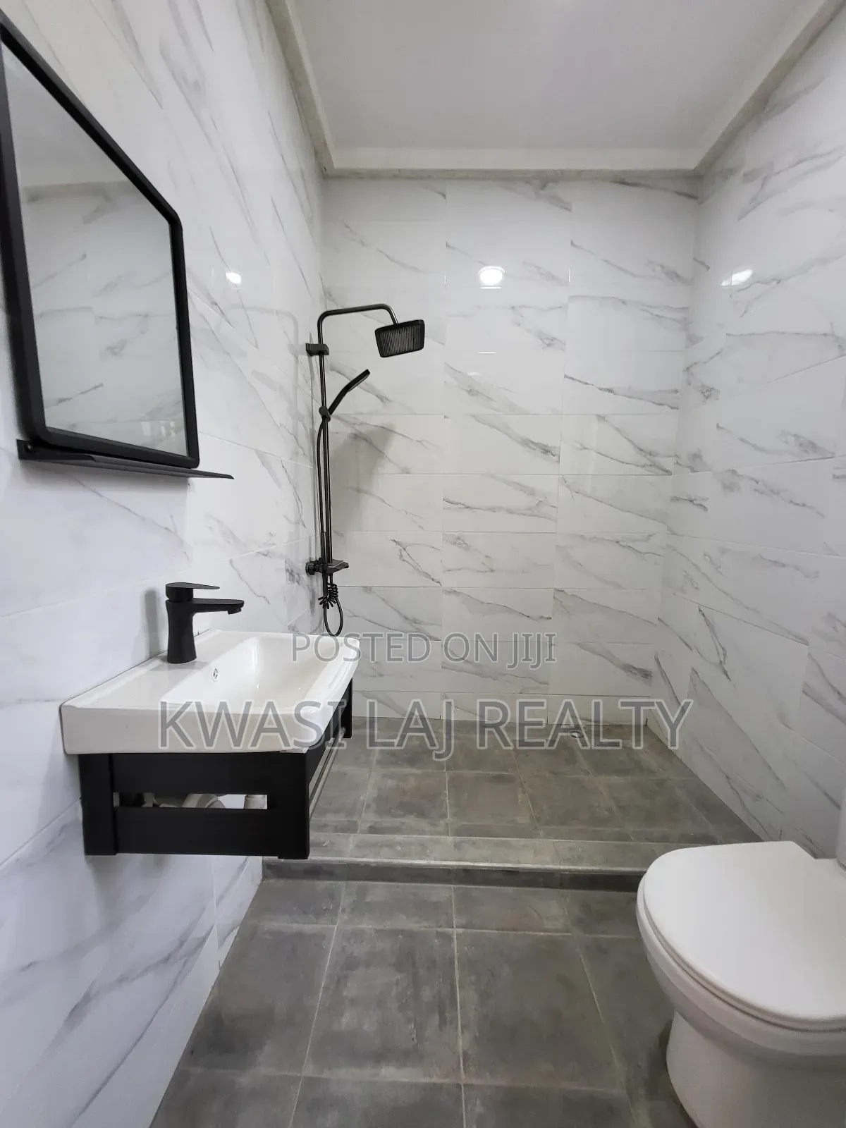 4bdrm House in Pokuase for sale