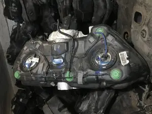 Mercedes Benz C250 (W204) Petrol / Fuel Tank