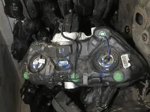 Mercedes Benz C250 (W204) Petrol / Fuel Tank