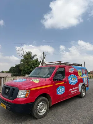 Nissan NV200 2017 Red