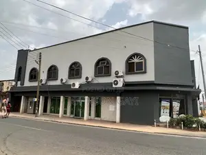 Warehouse With 4bedroom en-Suite