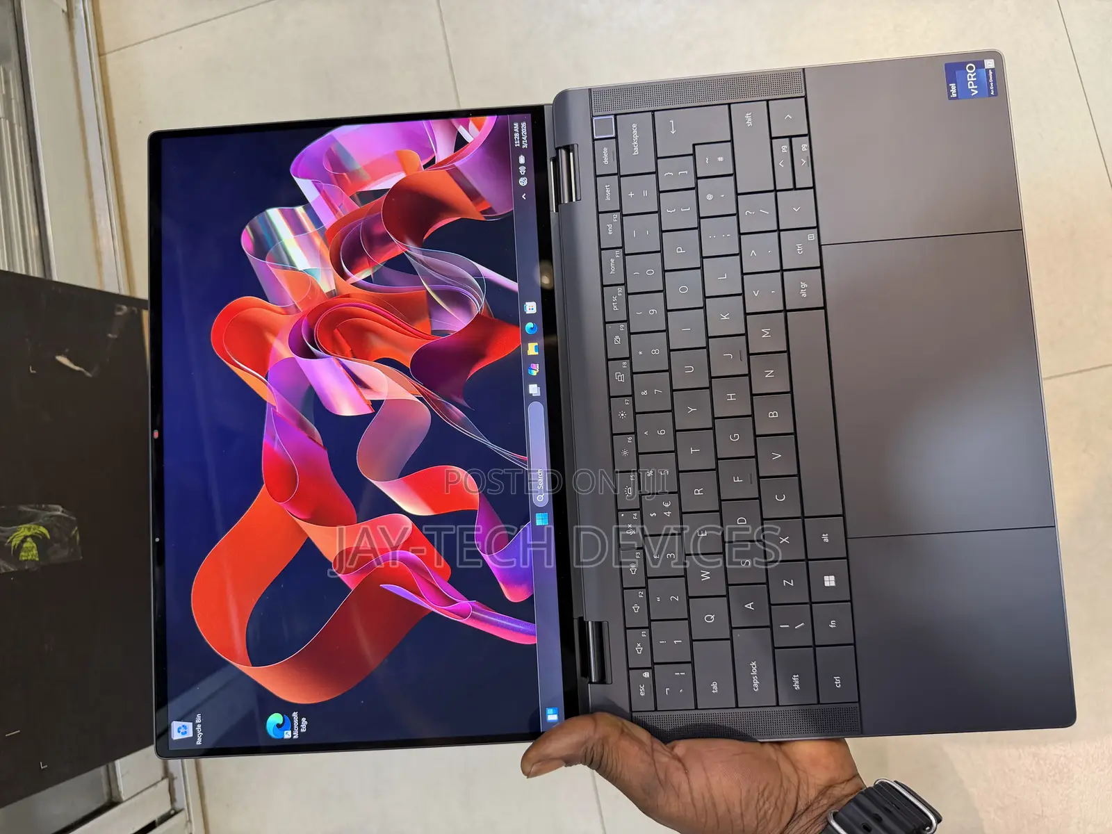 New Laptop Dell Latitude 9440 32GB Intel Core i7 SSD 512GB