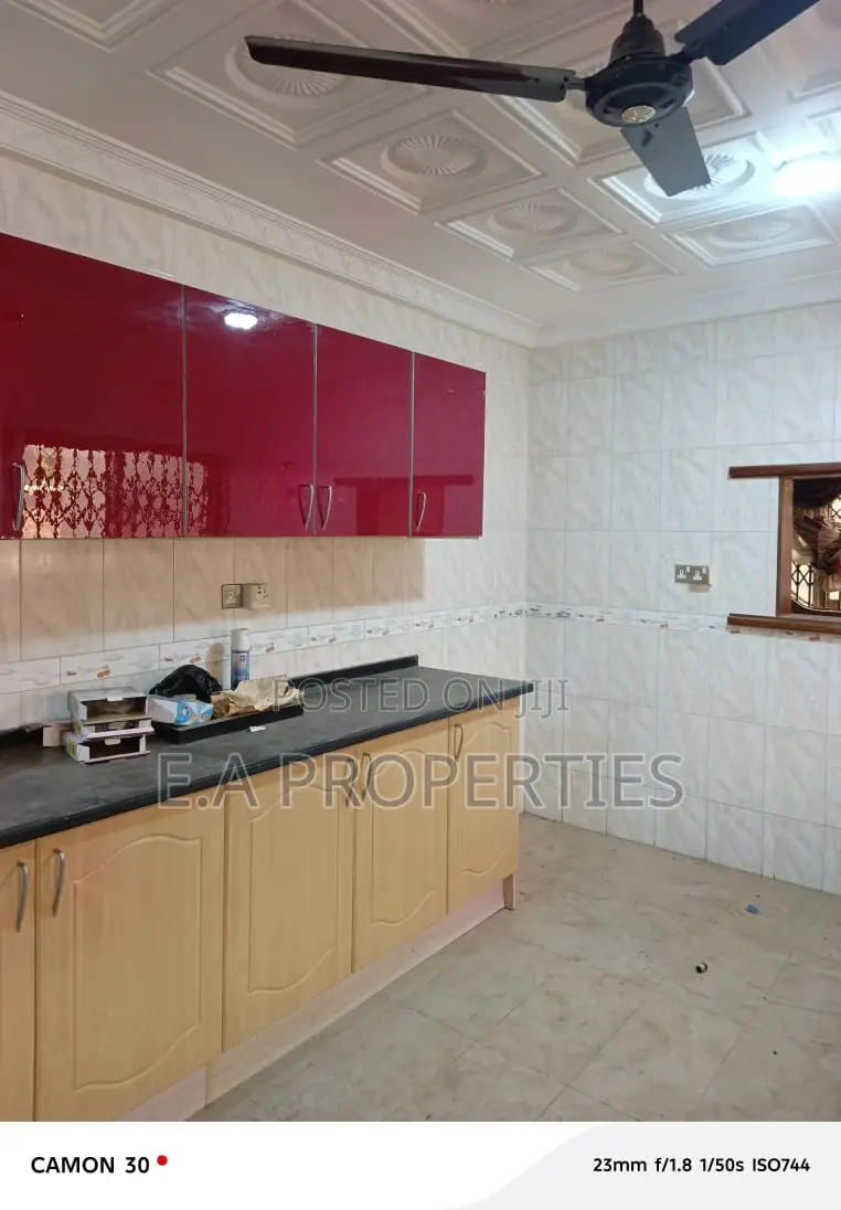 7bdrm House in Ea Properties, Frafraha for rent