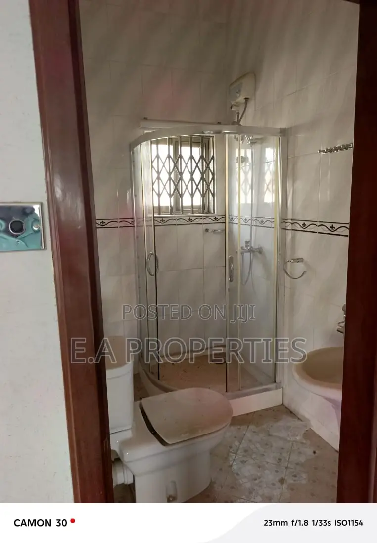 7bdrm House in Ea Properties, Frafraha for rent