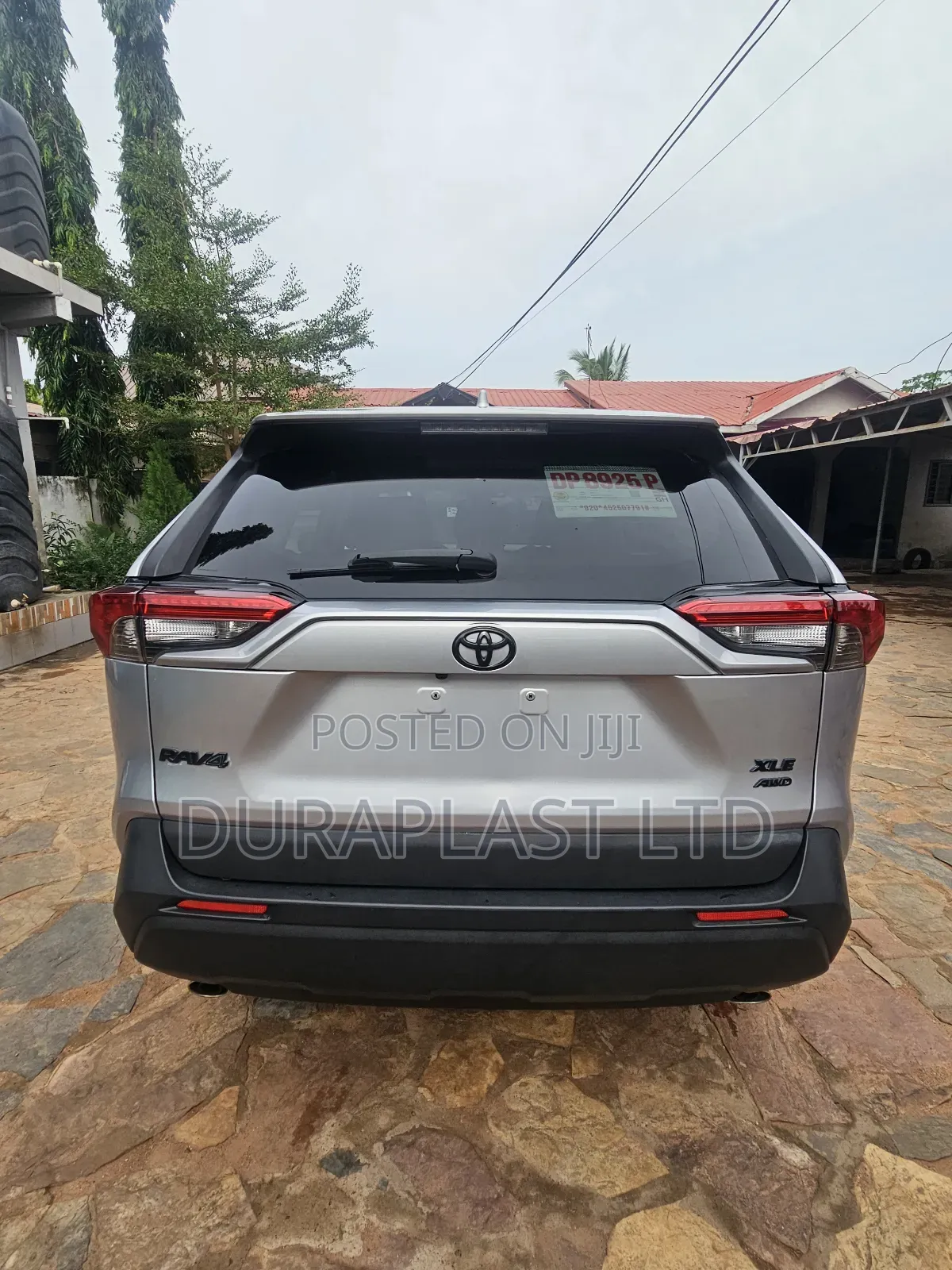 Toyota RAV4 XLE 2021 Silver