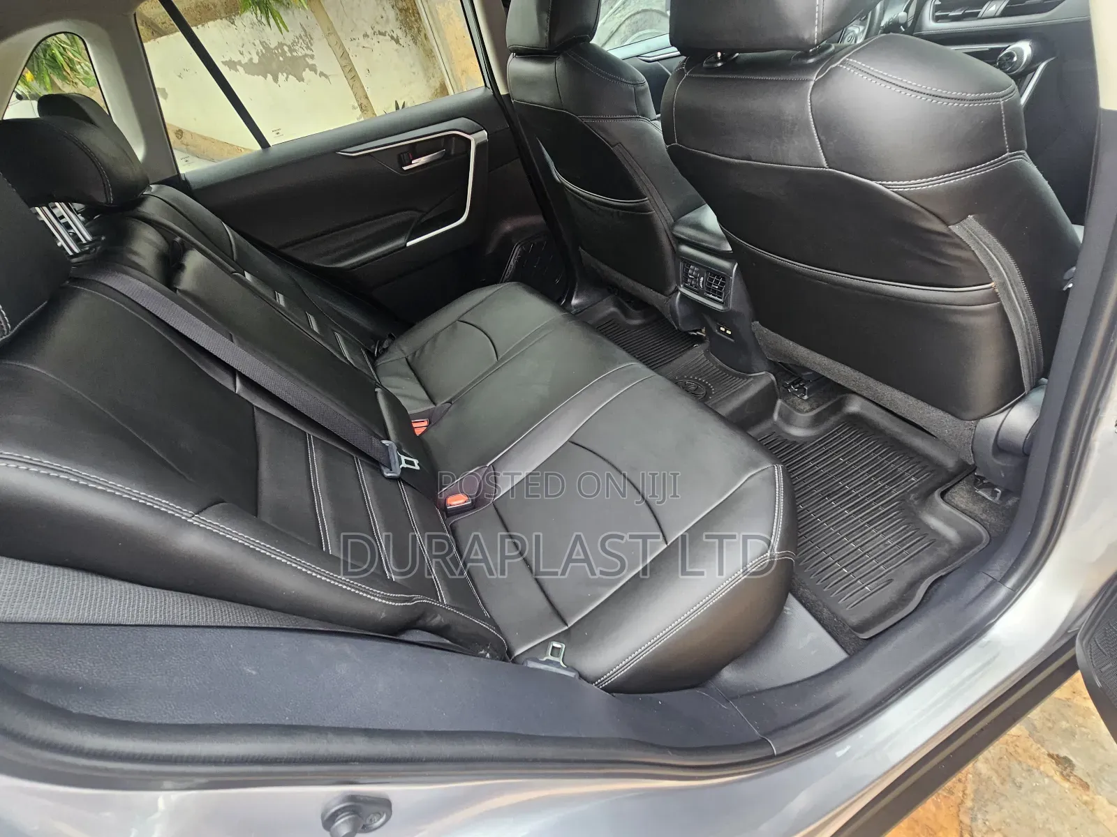 Toyota RAV4 XLE 2021 Silver