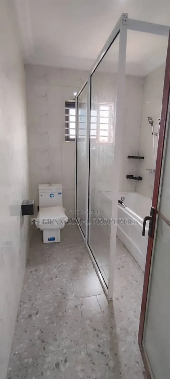 5bdrm House in Pokuase for sale
