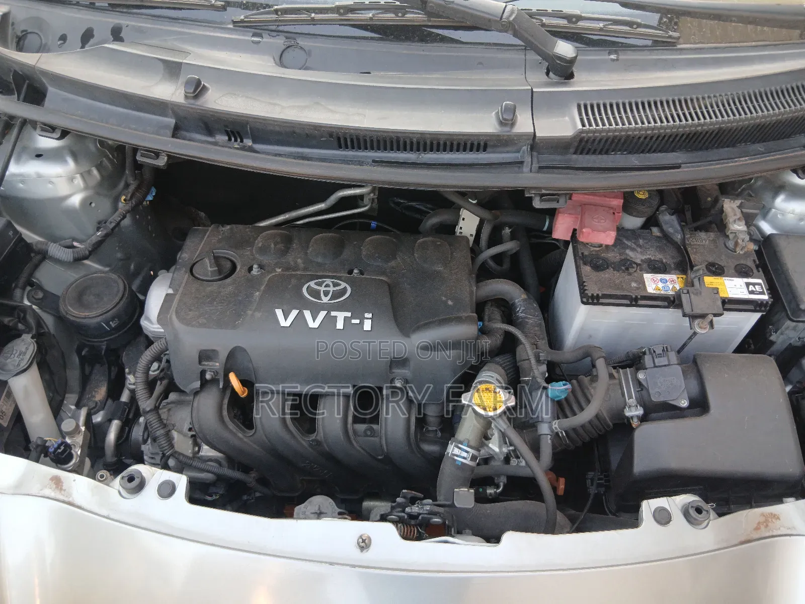 Toyota Vitz 2010 Silver