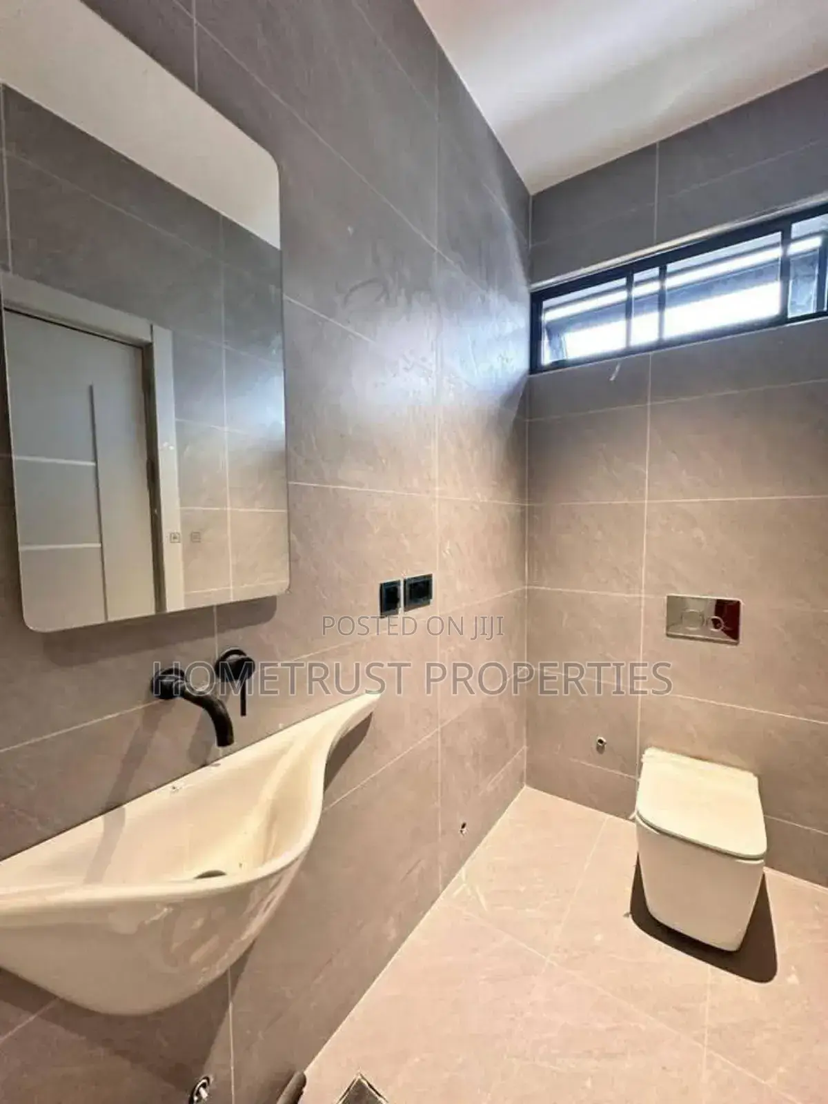 4bdrm House in Aburi Adonteng for sale