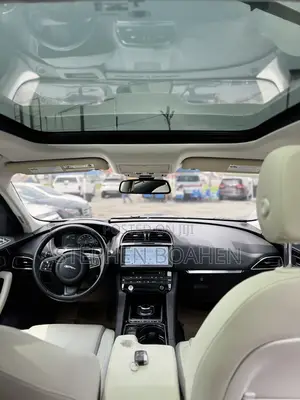 Jaguar F-Pace 35t Premium 2017 Blue