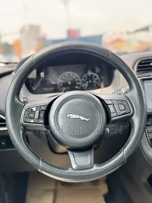 Jaguar F-Pace 35t Premium 2017 Blue