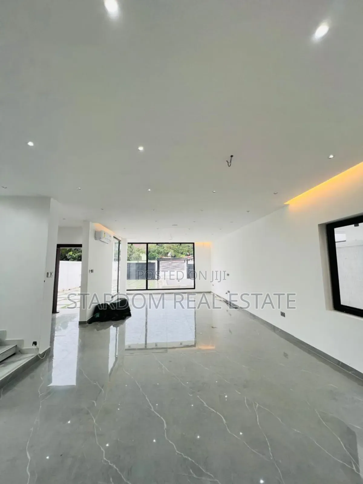 4bdrm Duplex in Ashaley Botwe, Little Roses Area for sale