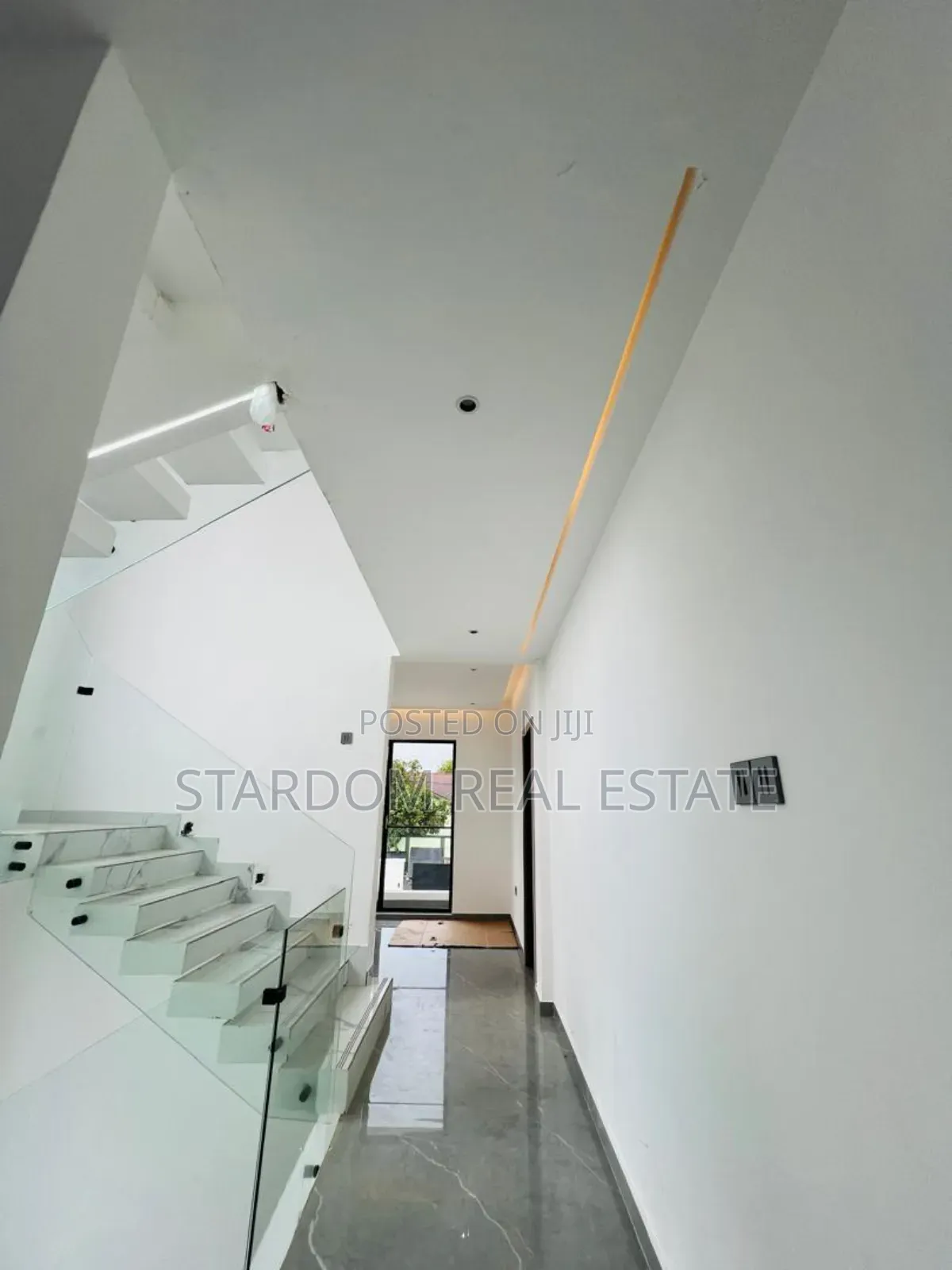 4bdrm Duplex in Ashaley Botwe, Little Roses Area for sale