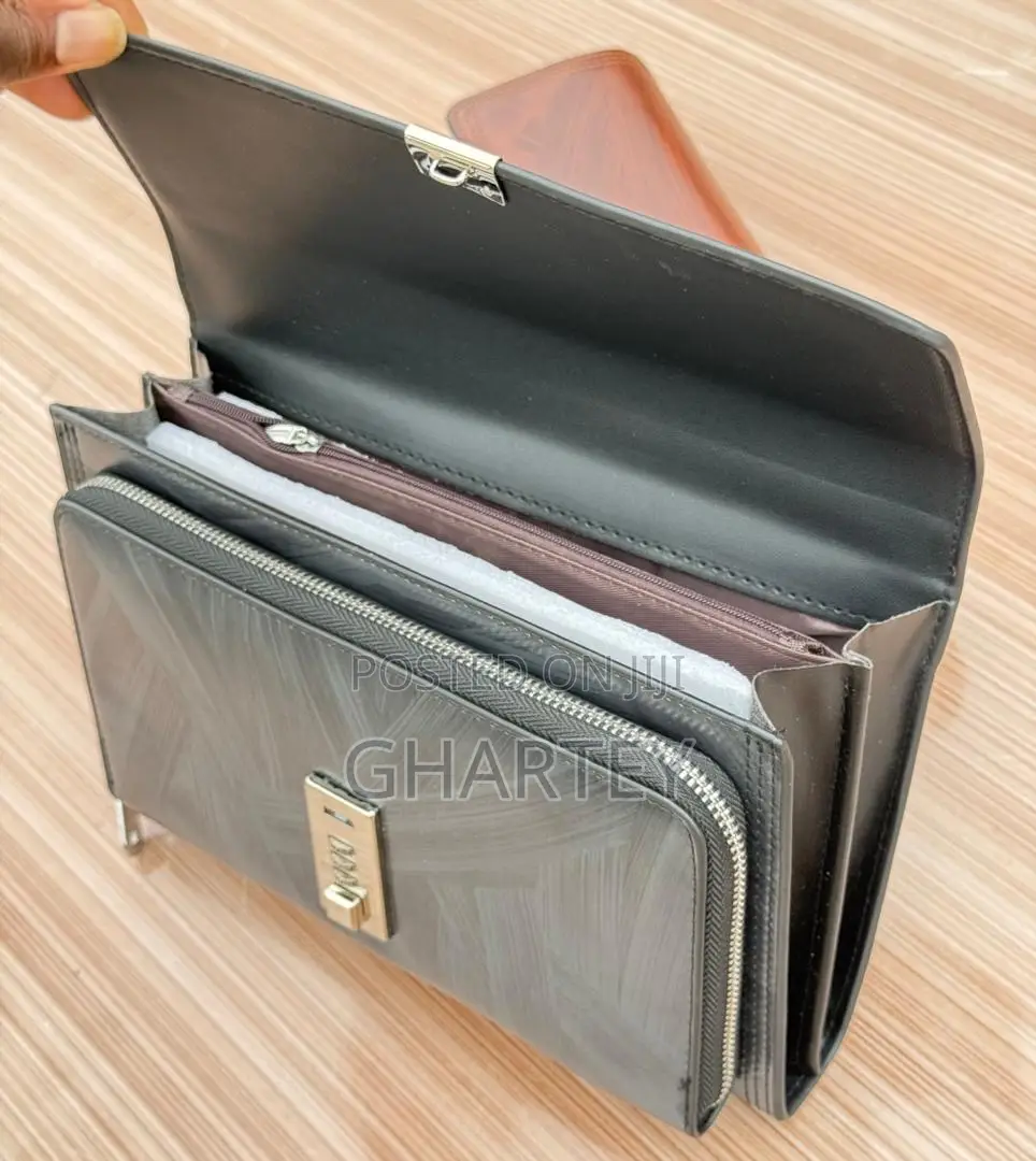 Mont Blanc Luxury Leather Wallets – Classic Style, Timeless Elegance