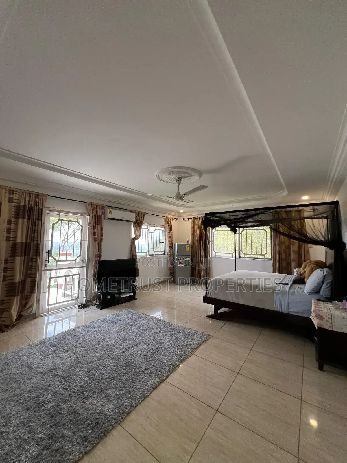 5bdrm Mansion in Aburi for sale