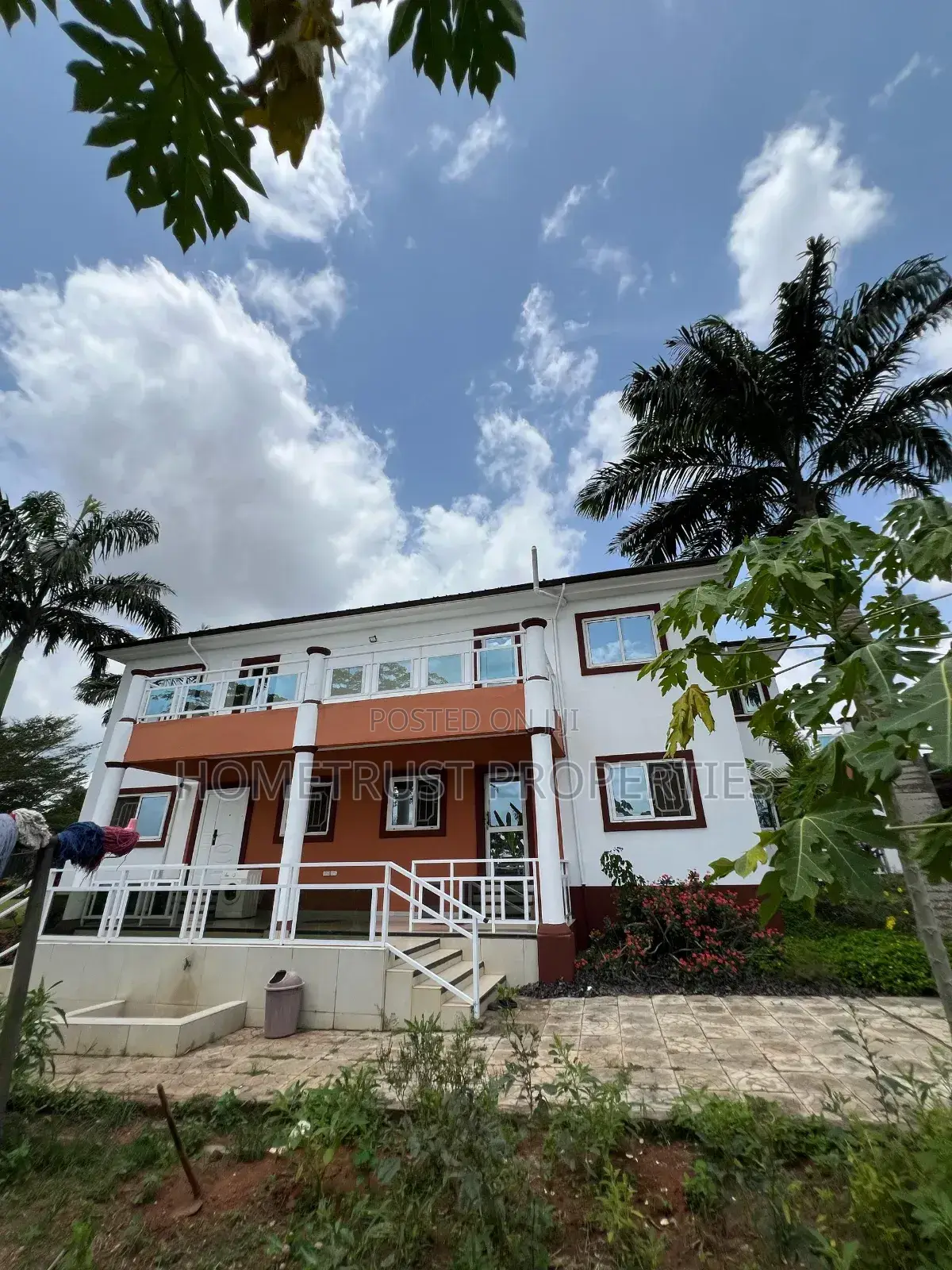 5bdrm Mansion in Aburi for sale