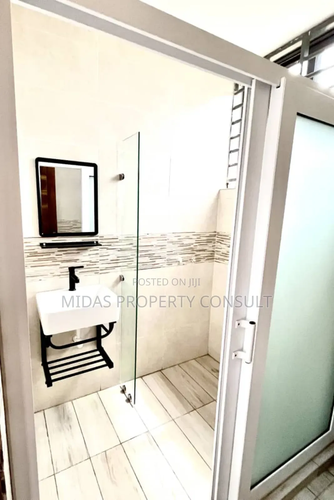 4bdrm House in Comm 24 Royal Palm, Accra Metropolitan for rent
