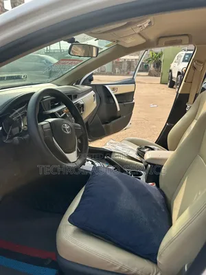 Toyota Corolla L 4dr Sedan (1.8L 4cyl CVT) 2017 White