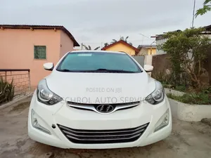 Hyundai Elantra 2016 Red
