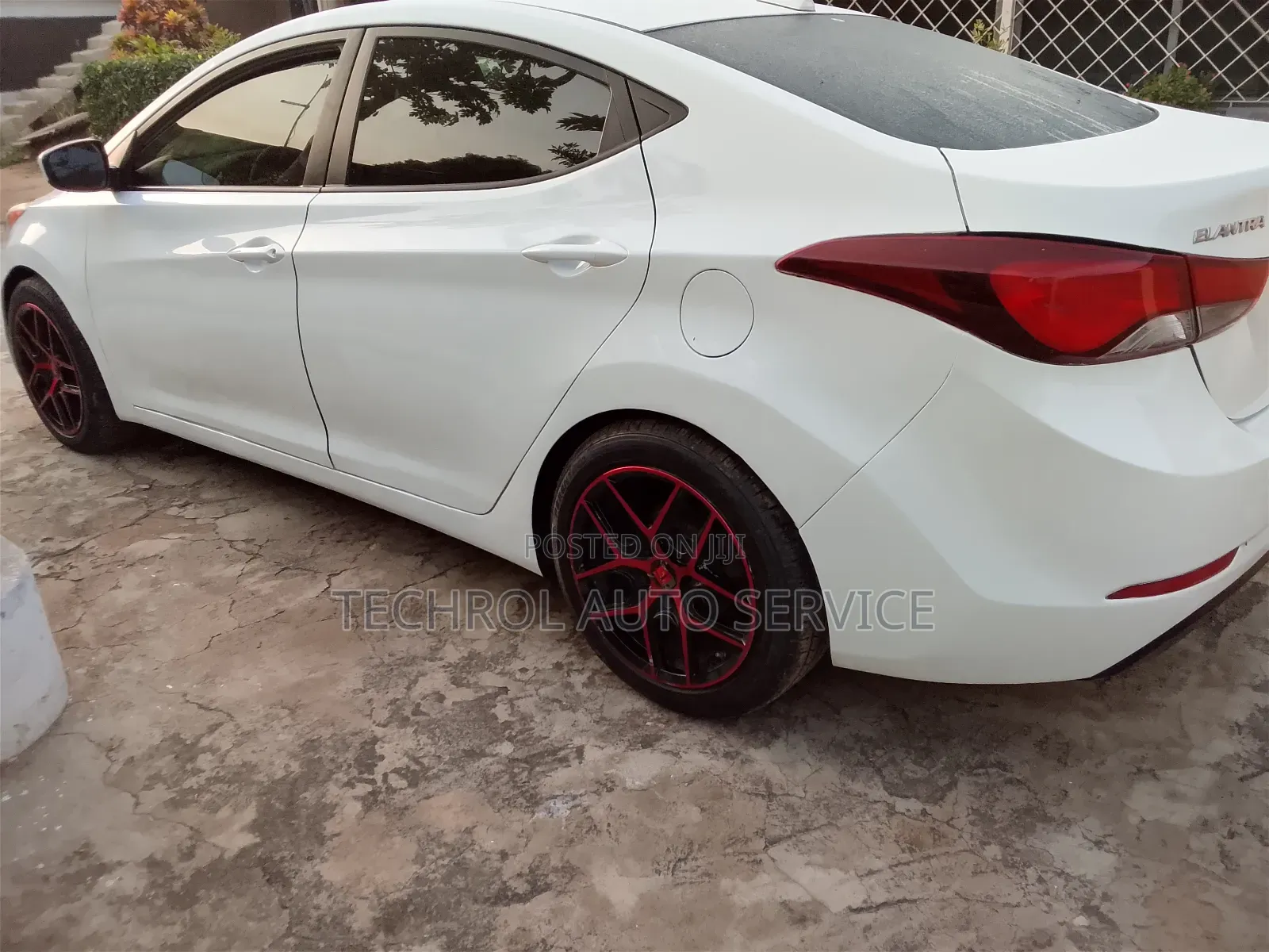 Hyundai Elantra 2016 Red