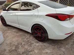 Hyundai Elantra 2016 Red