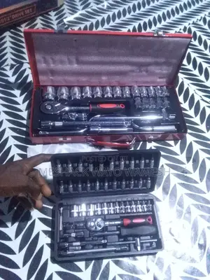 Socket Spanner With Metal Case Box