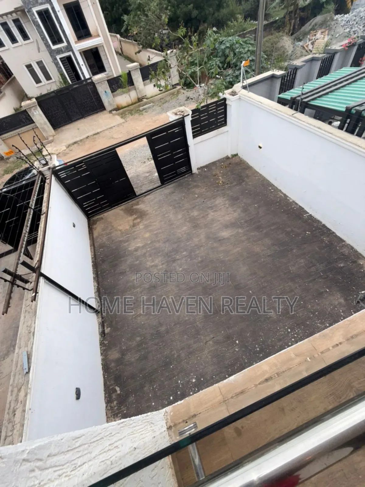 3bdrm House in Ashongman Estate, Police Station for sale