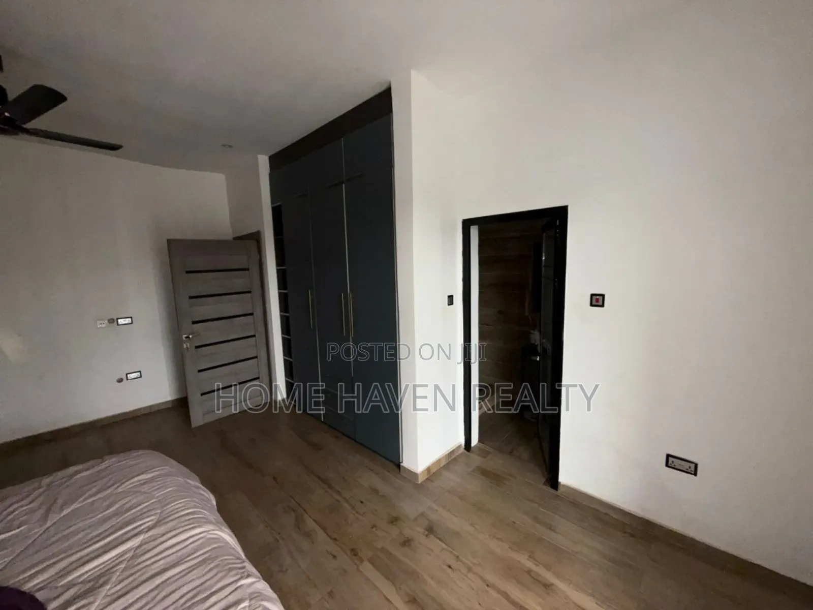 3bdrm House in Ashongman Estate, Police Station for sale