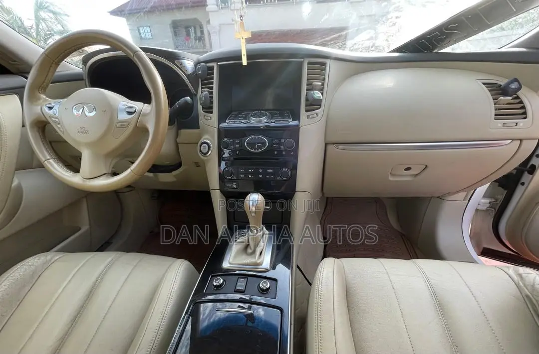 Infiniti FX 35 2012 White
