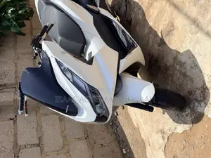 Honda 2022 White