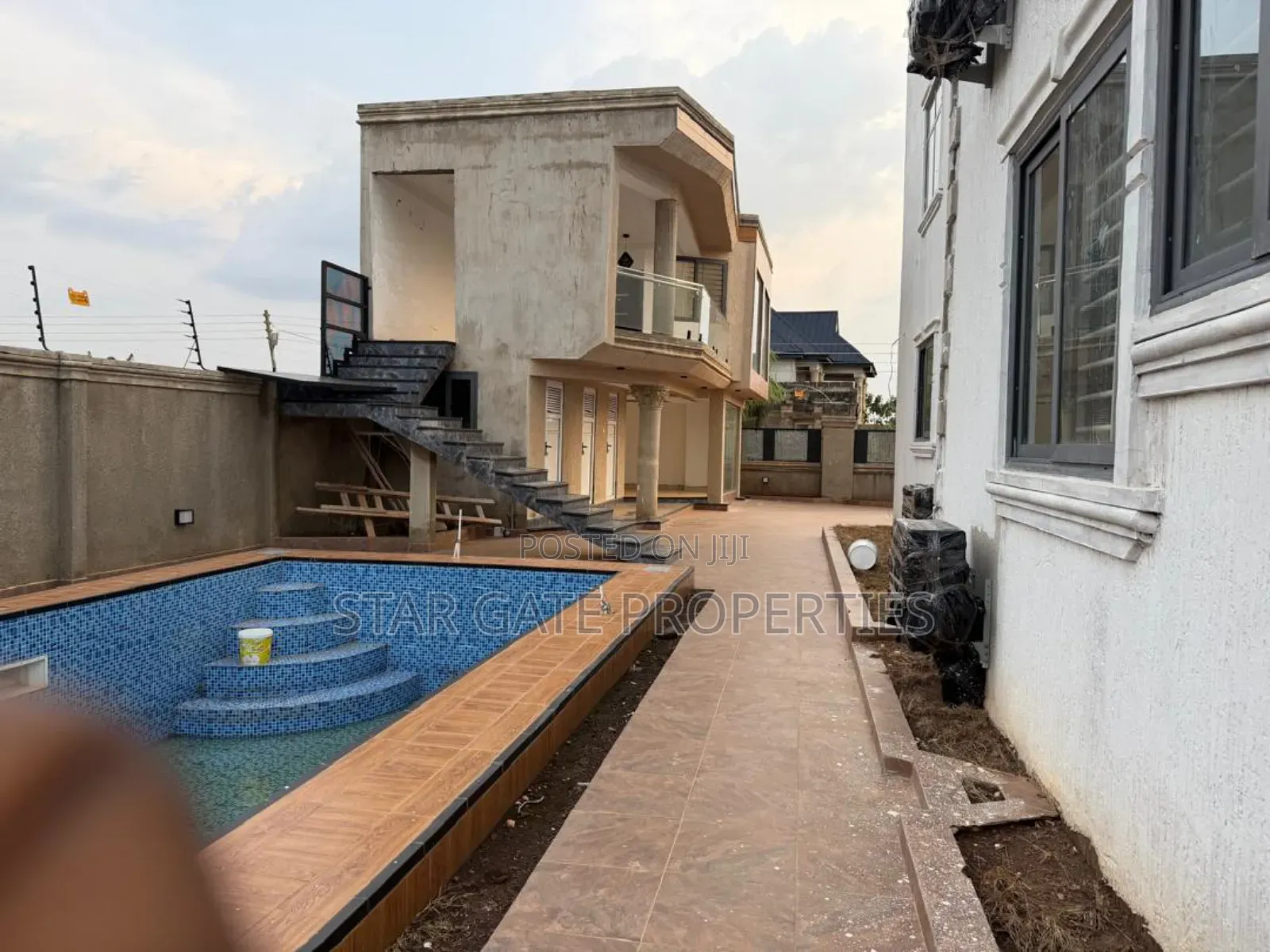 6bdrm House in Asuofia Kokoben, Kumasi Metropolitan for sale