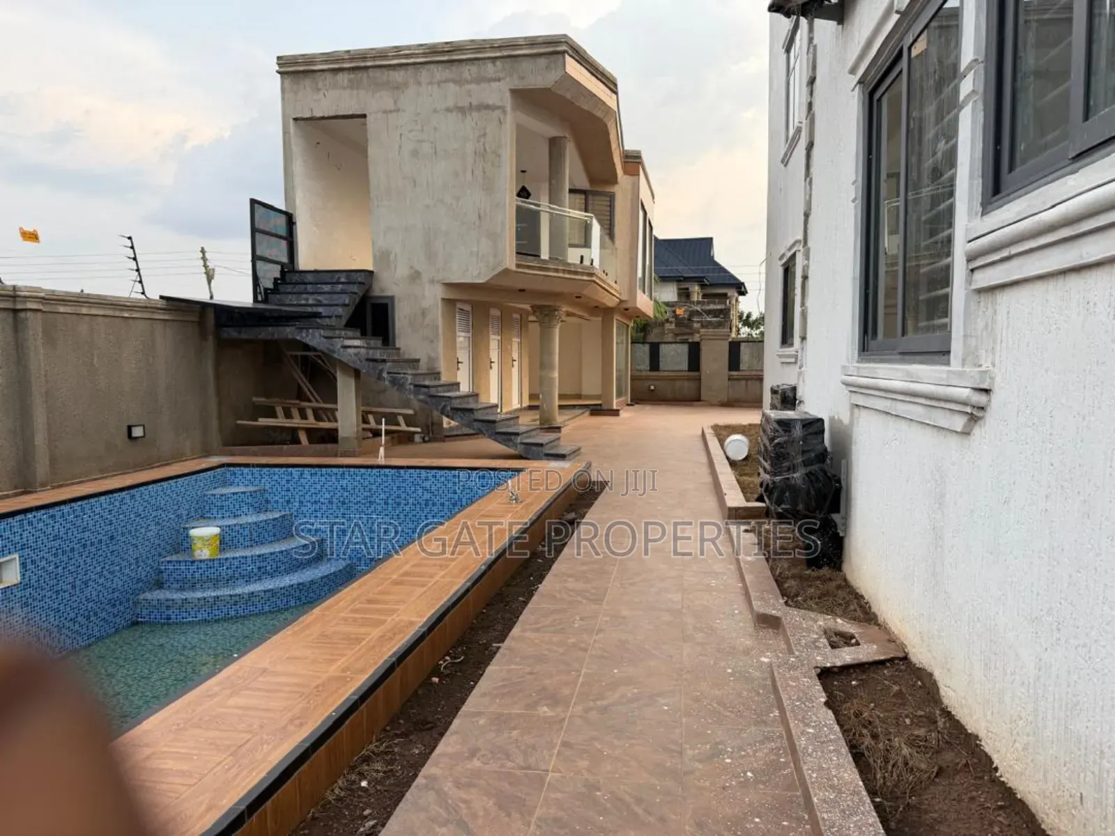 6bdrm House in Asuofia Kokoben, Kumasi Metropolitan for sale