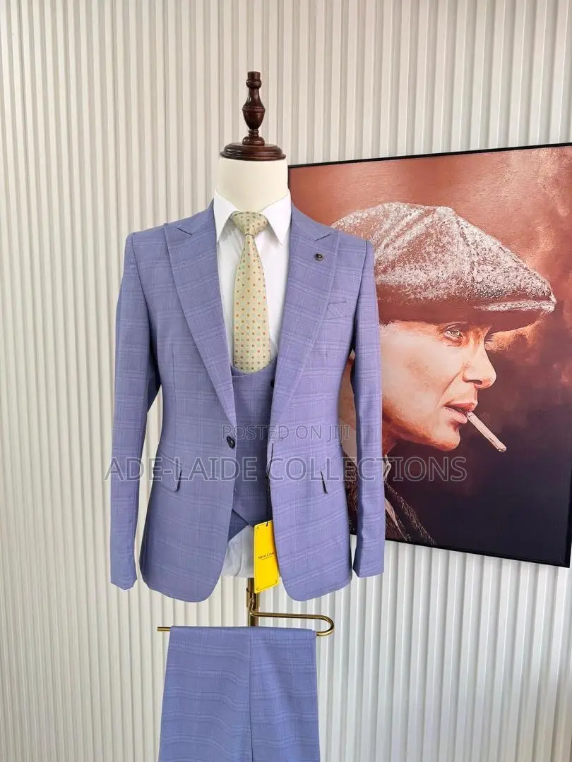 Suits Mario Casas