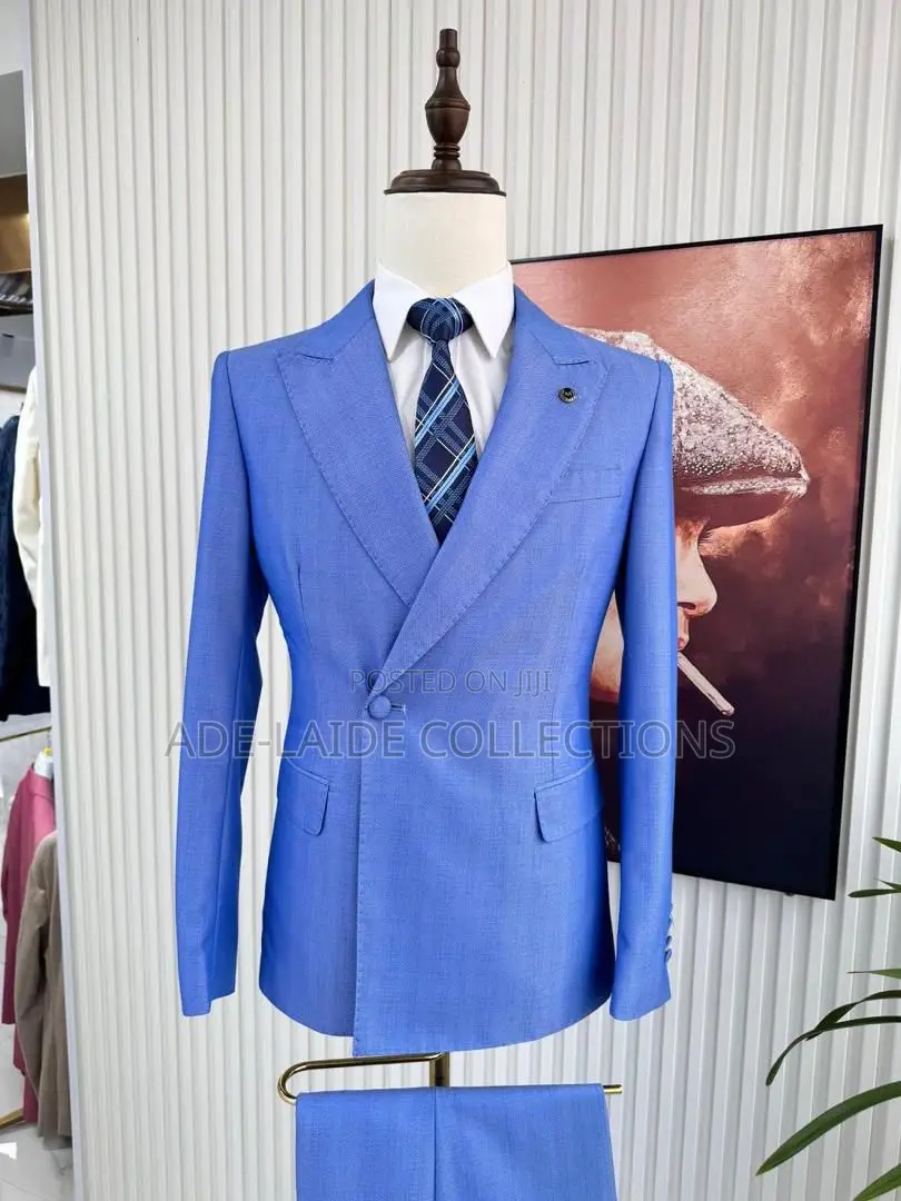 Suits Mario Casas