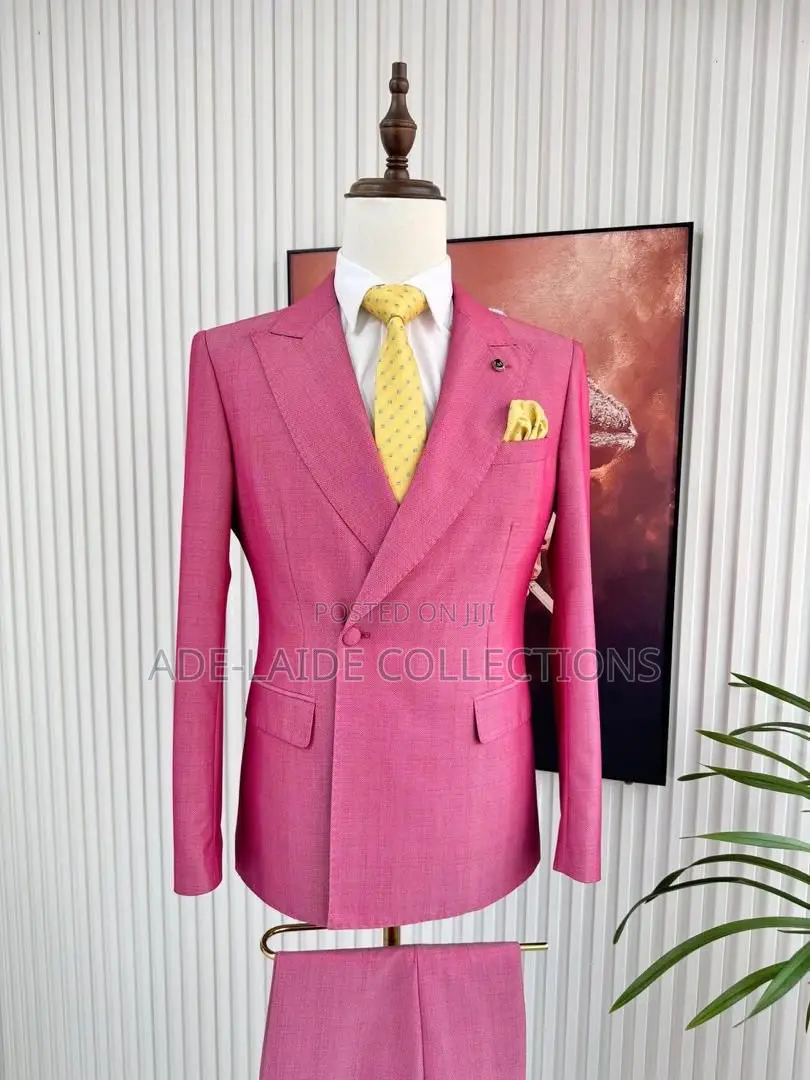 Suits Mario Casas