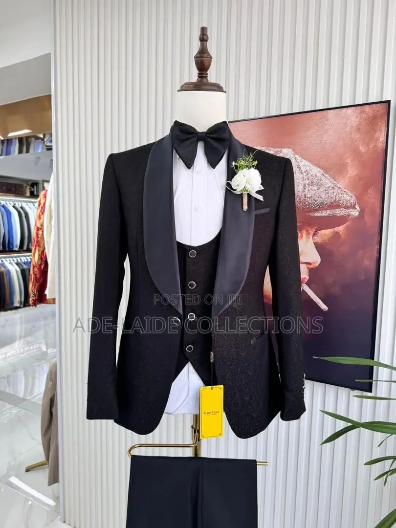 Suits Mario Casas