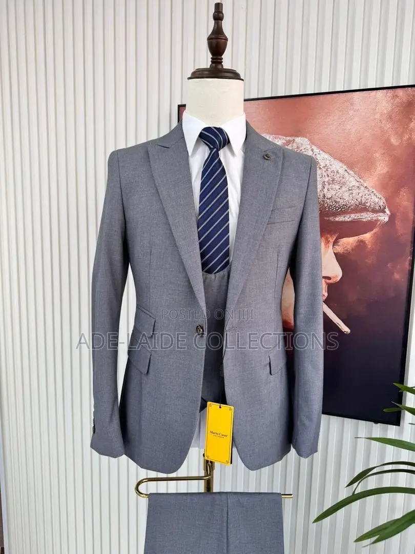 Suits Mario Casas