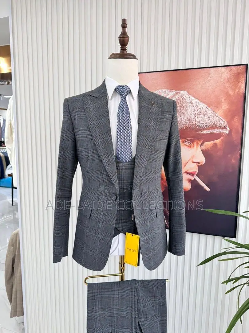 Suits Mario Casas