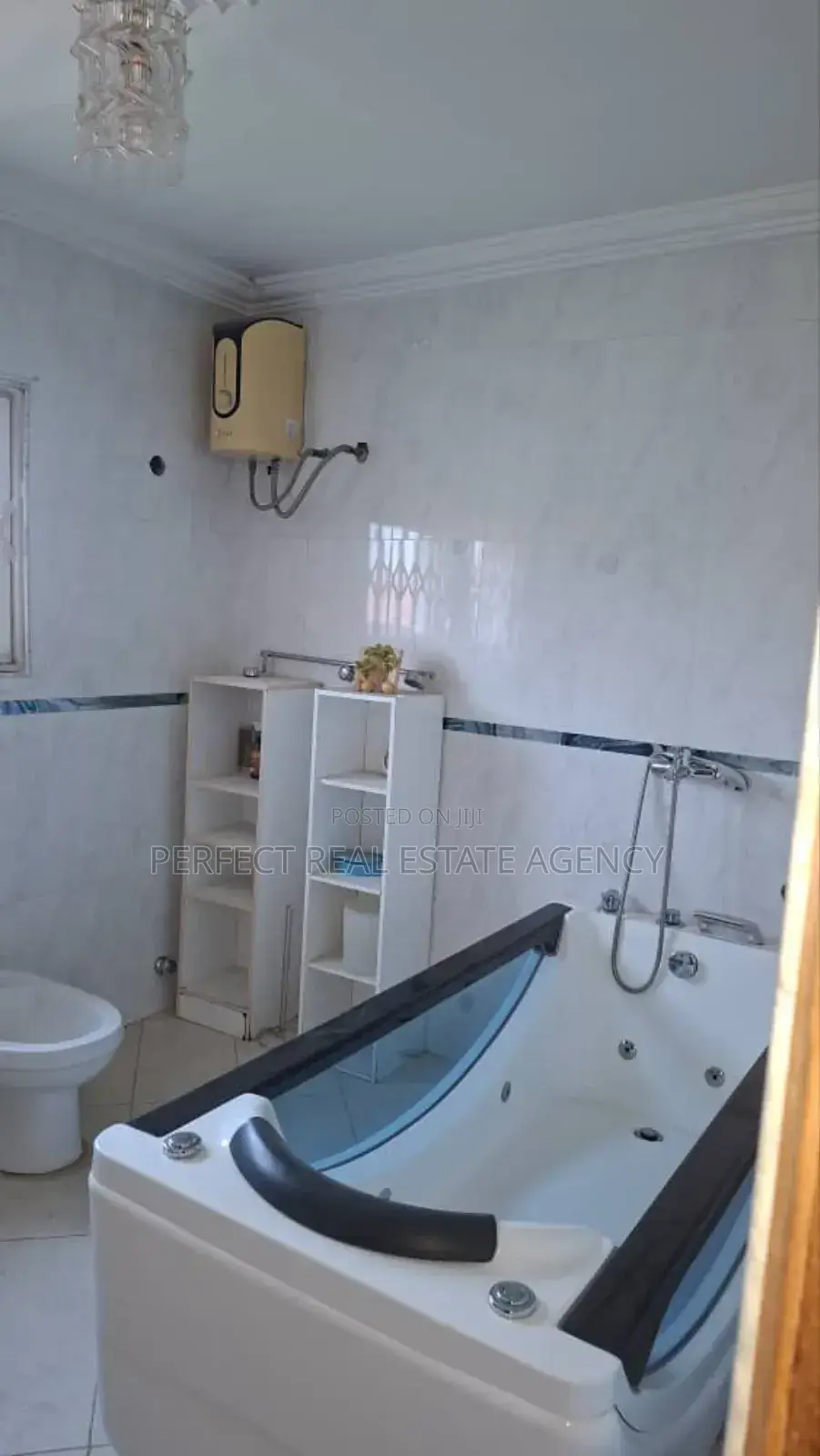 Furnished 5bdrm Mansion in Tech Emena, Kumasi Metropolitan for sale